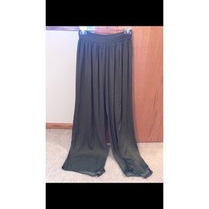 FLOWY SIKLY ARMY GREEN PANTS